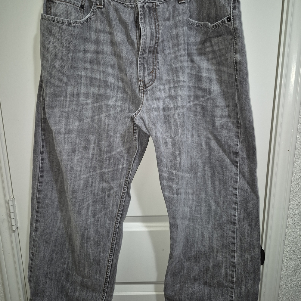 Levi's Men's Faded Grey Relaxed Jeans